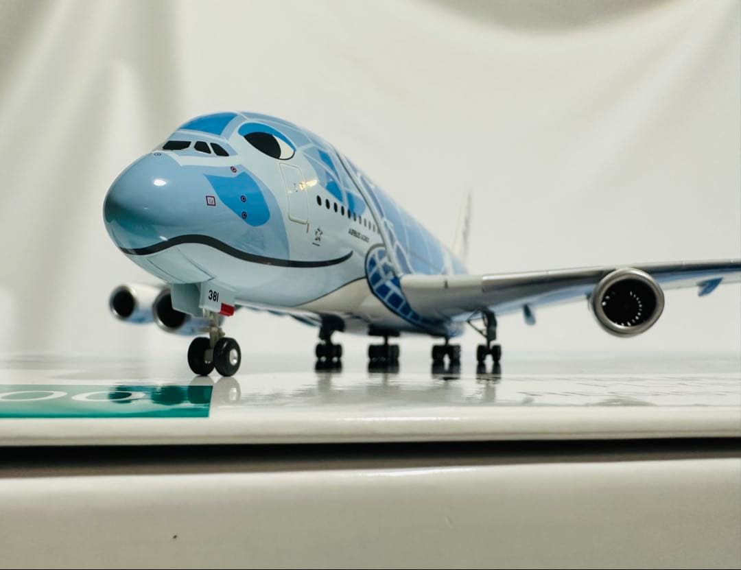 全日空商事 1/200 ANA A380 FLYING HONU