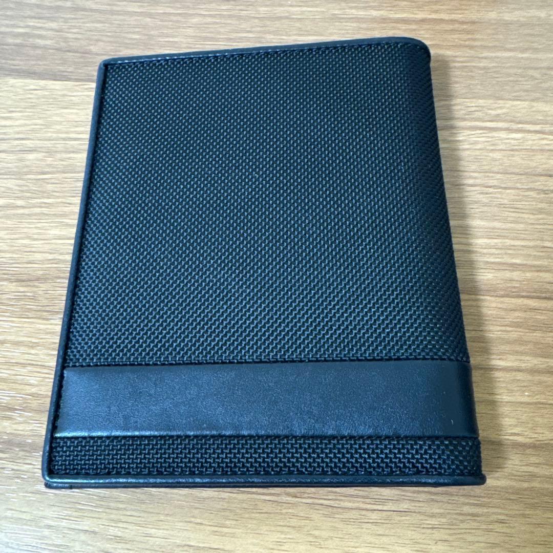 TUMI パスポートケース