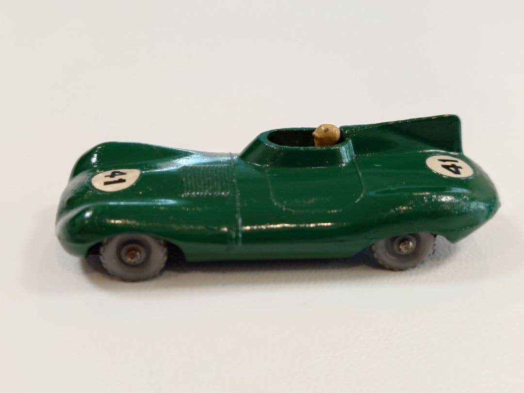 ミニカー MATCHBOX No.41 JAGUAR D Type