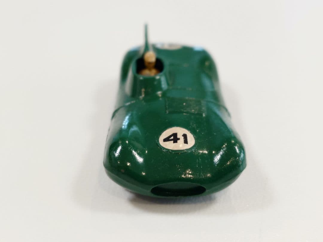 ミニカー MATCHBOX No.41 JAGUAR D Type