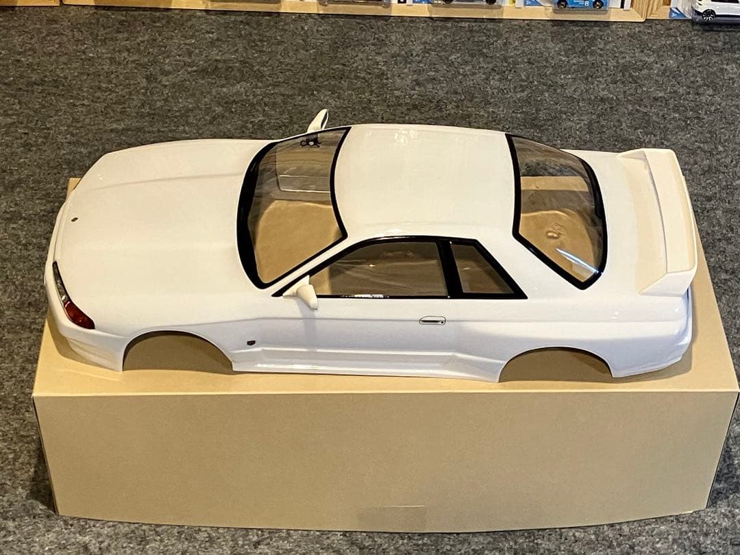 タミヤ ラジコン 日産スカイラインGT-R 塗装済 スペアボディ R32ホワイト