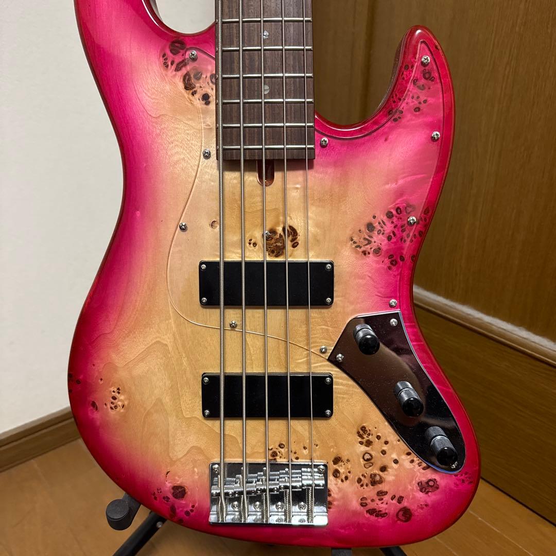 さえこ　Bacchus エレキベース ピンク　5弦