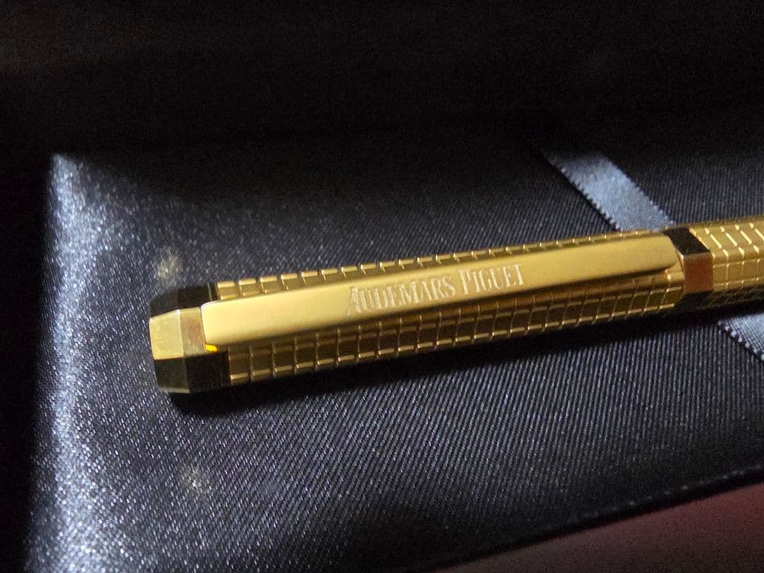 オーデマピゲ　ボールペン　ゴールド　箱付き　新品