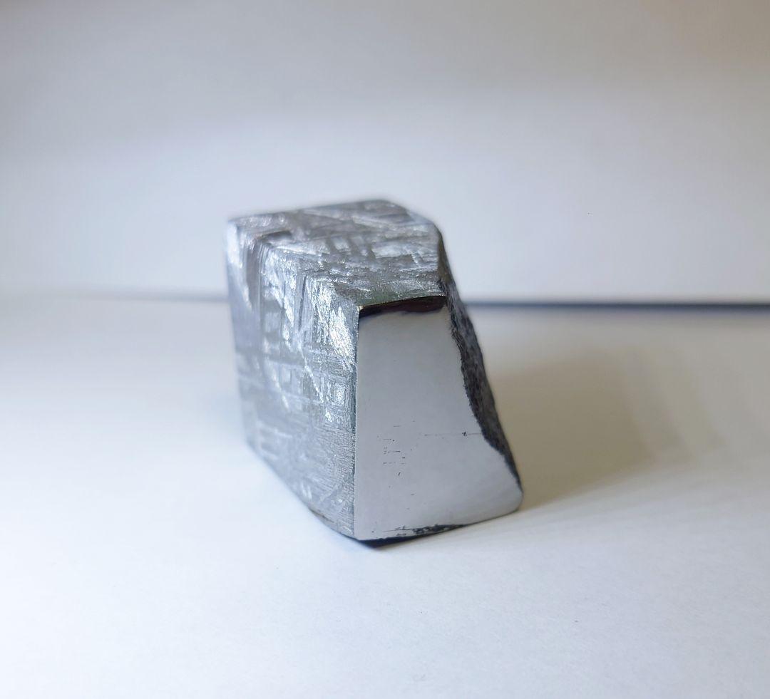 ギベオン隕石 104.6g 標本　鉄隕石