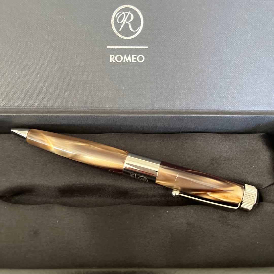 伊東屋　romeo No.3 ボールペン　イタリアングレイ(マーブル模様)