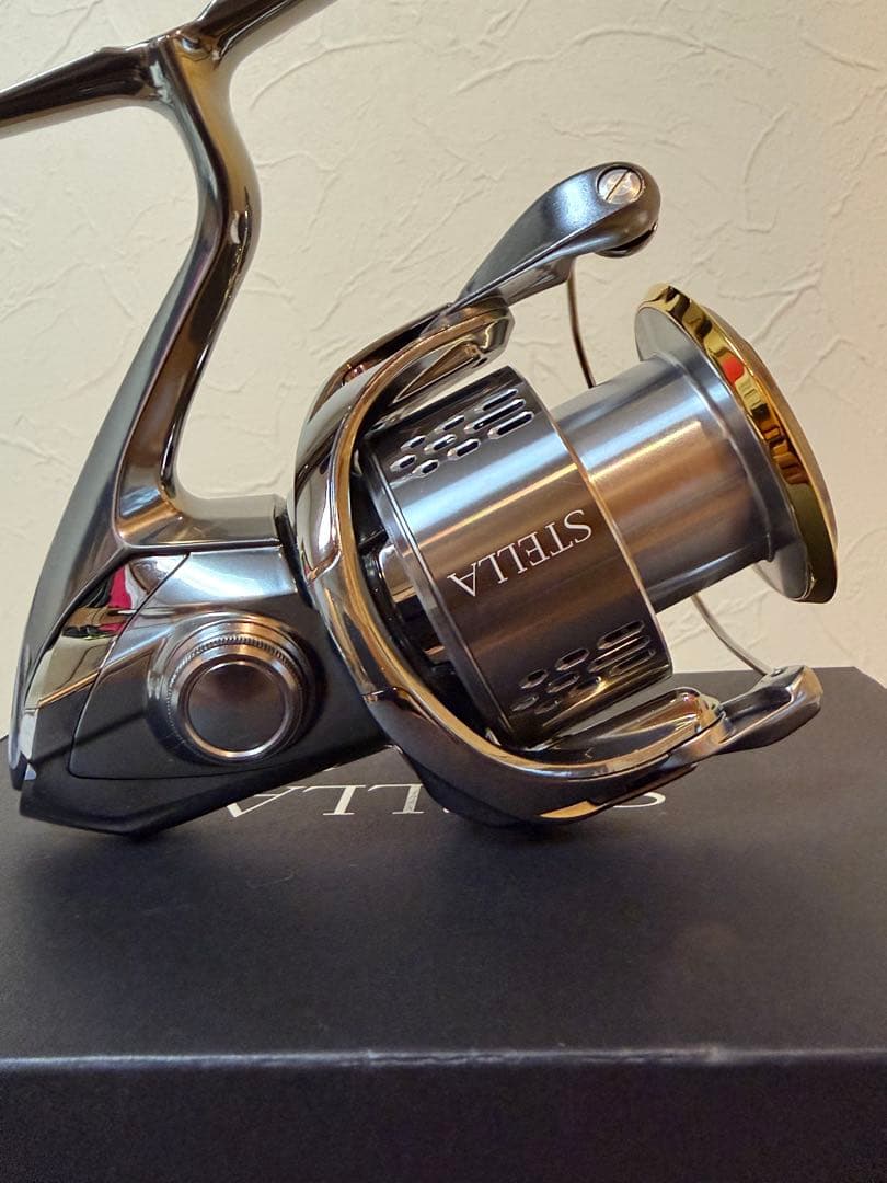 18ステラ　C5000XG スピニングリール　美品