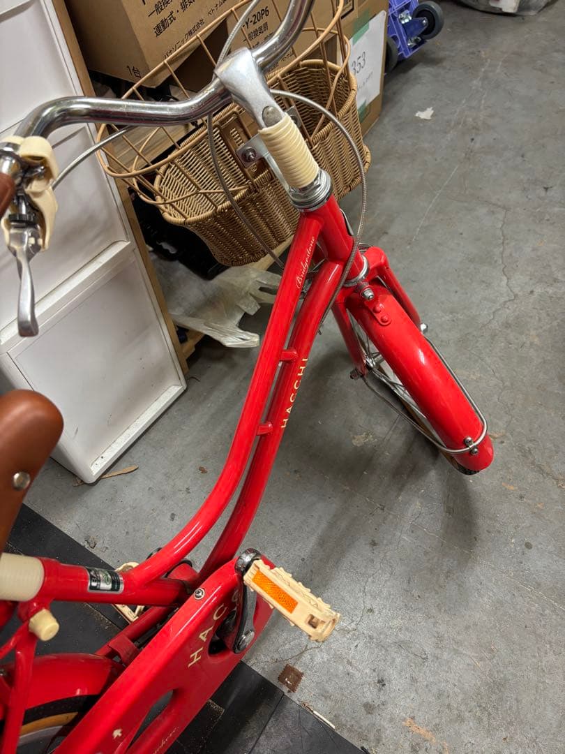 赤い子供用自転車 バスケット付き