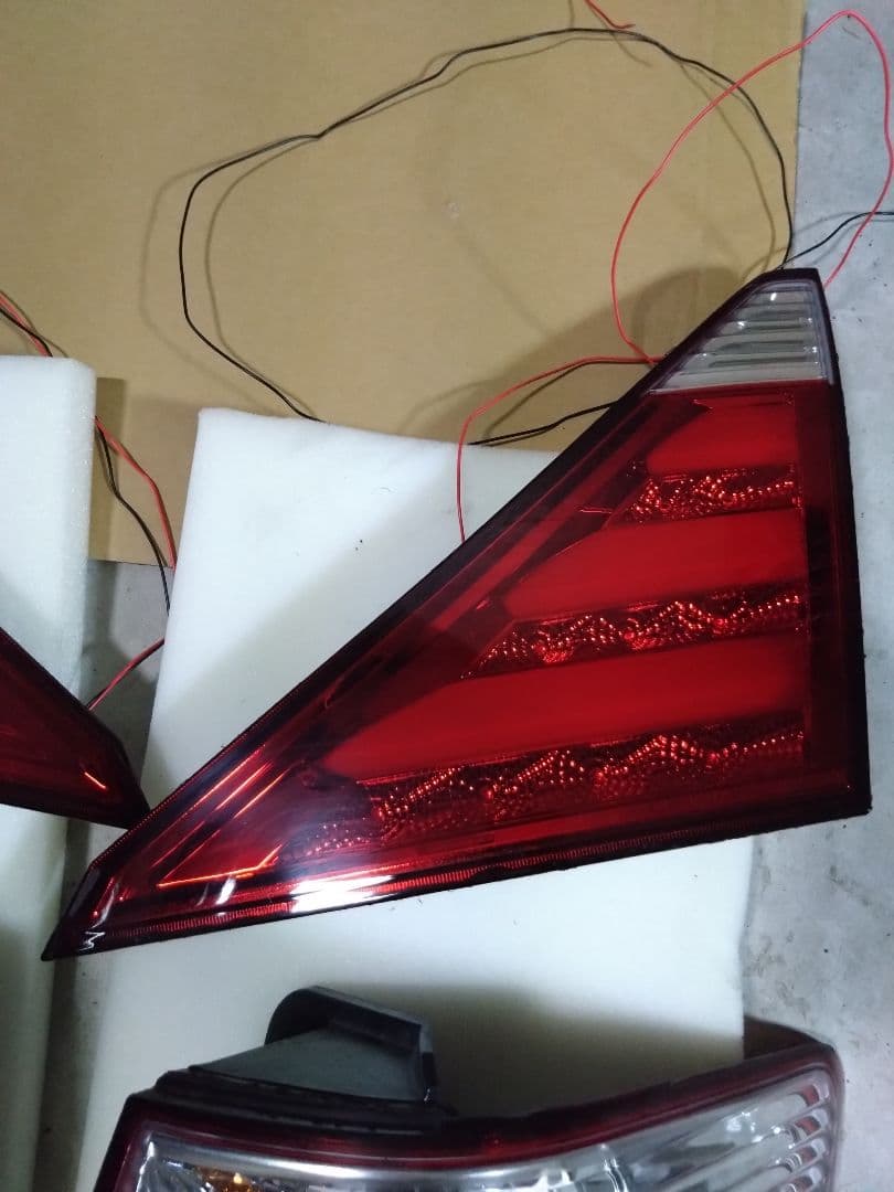 ２０アルファードヴェルファイアクリスタルアイテールランプ