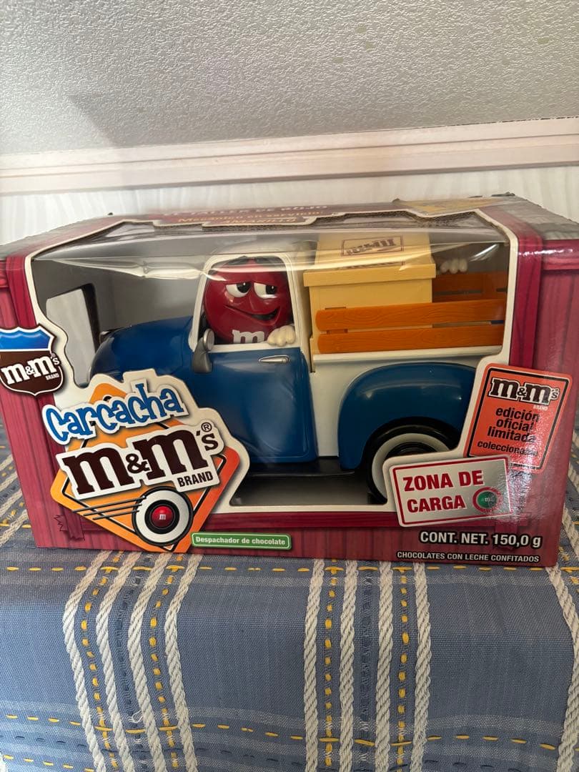 M&M's トラック チョコレートディスペンサー