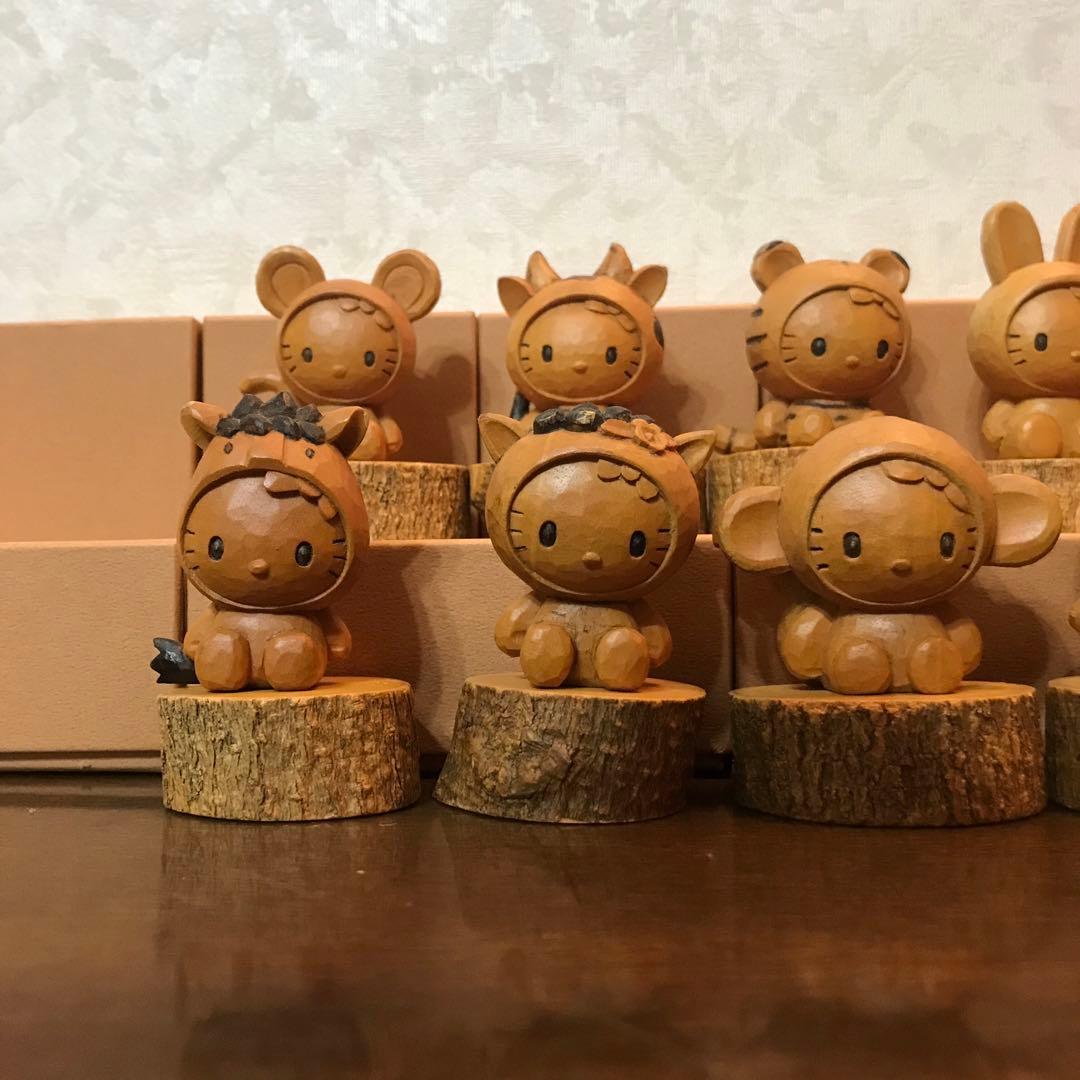ハローキティ　木彫り　十二支12体セット　箱付き