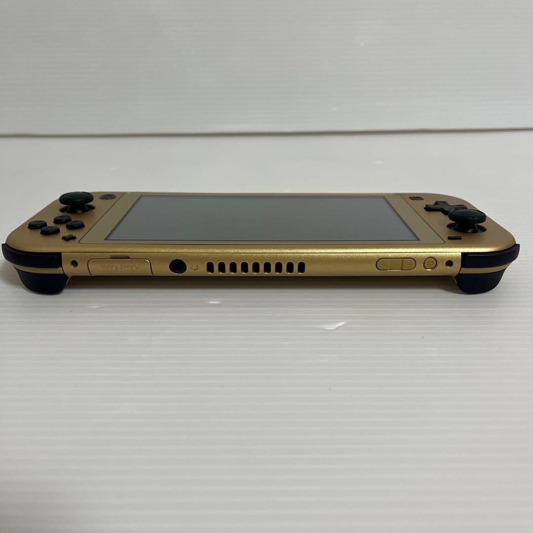 Switchライト　ハイラルエディション