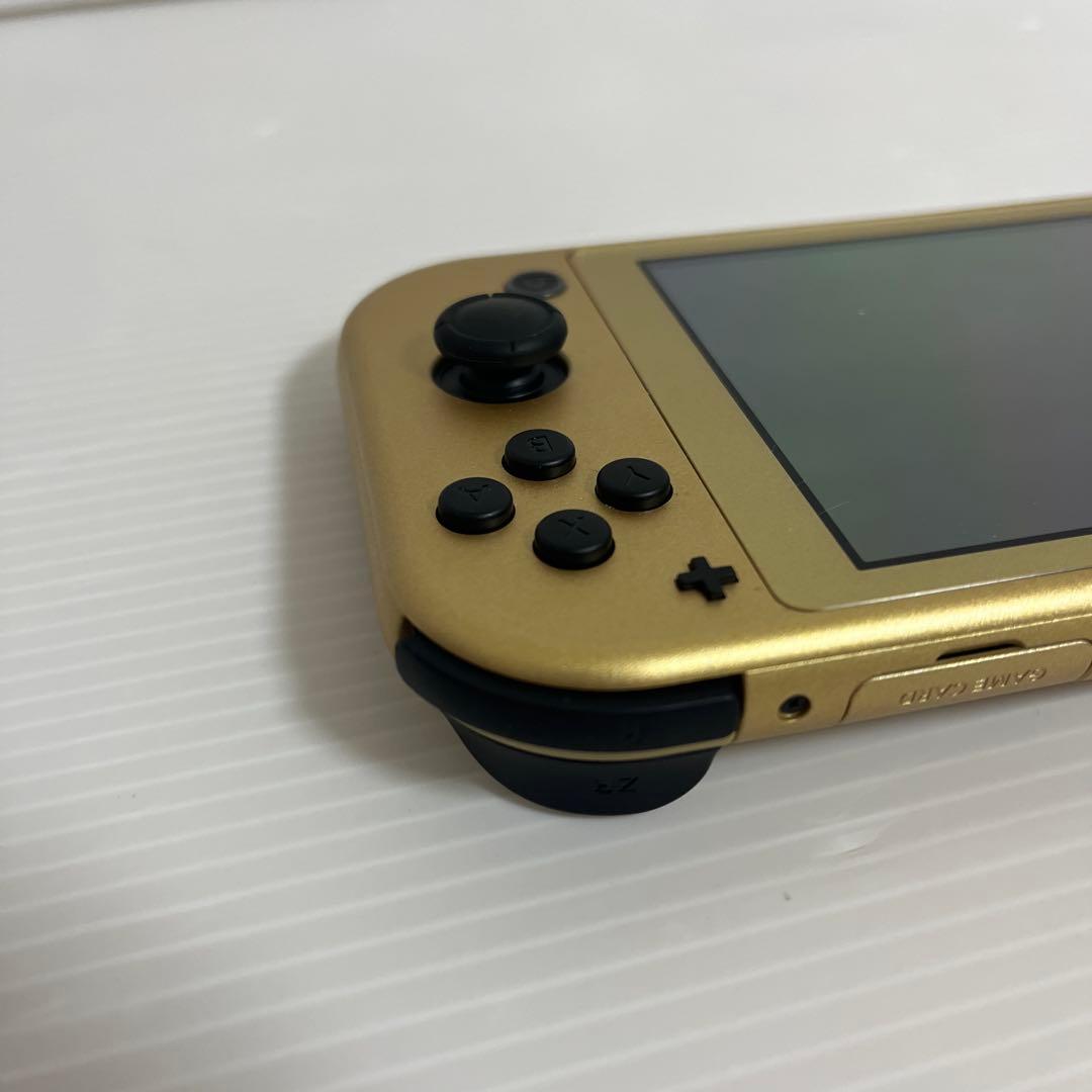 Switchライト　ハイラルエディション