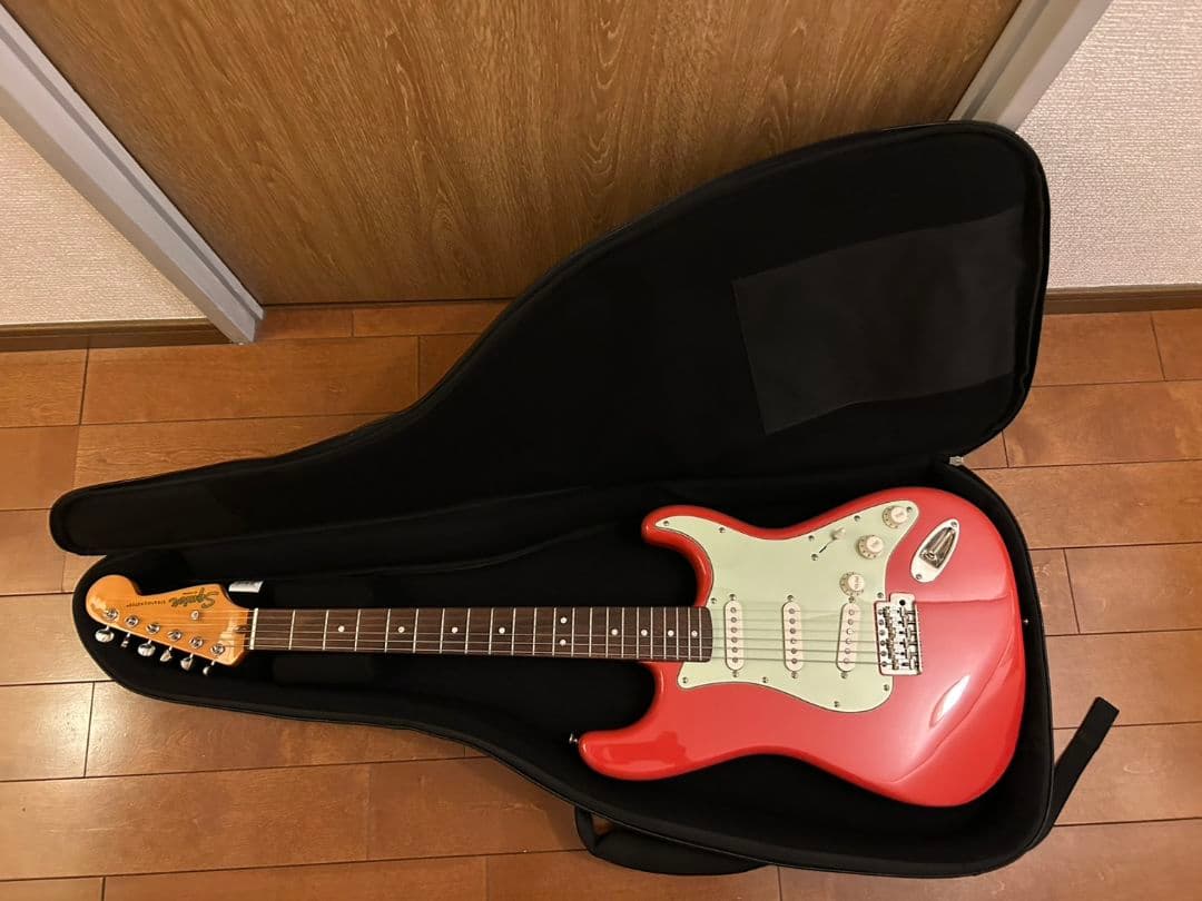 Squier FSR Classic Vibe 60s 限定カラー　ケース付
