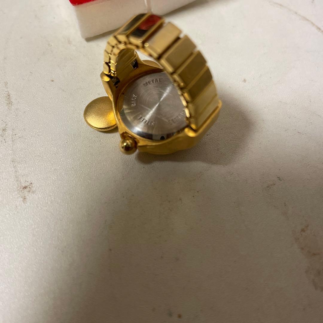 Disneyミッキー　指時計　リングウォッチ　指輪型ウォッチ 値段要相談