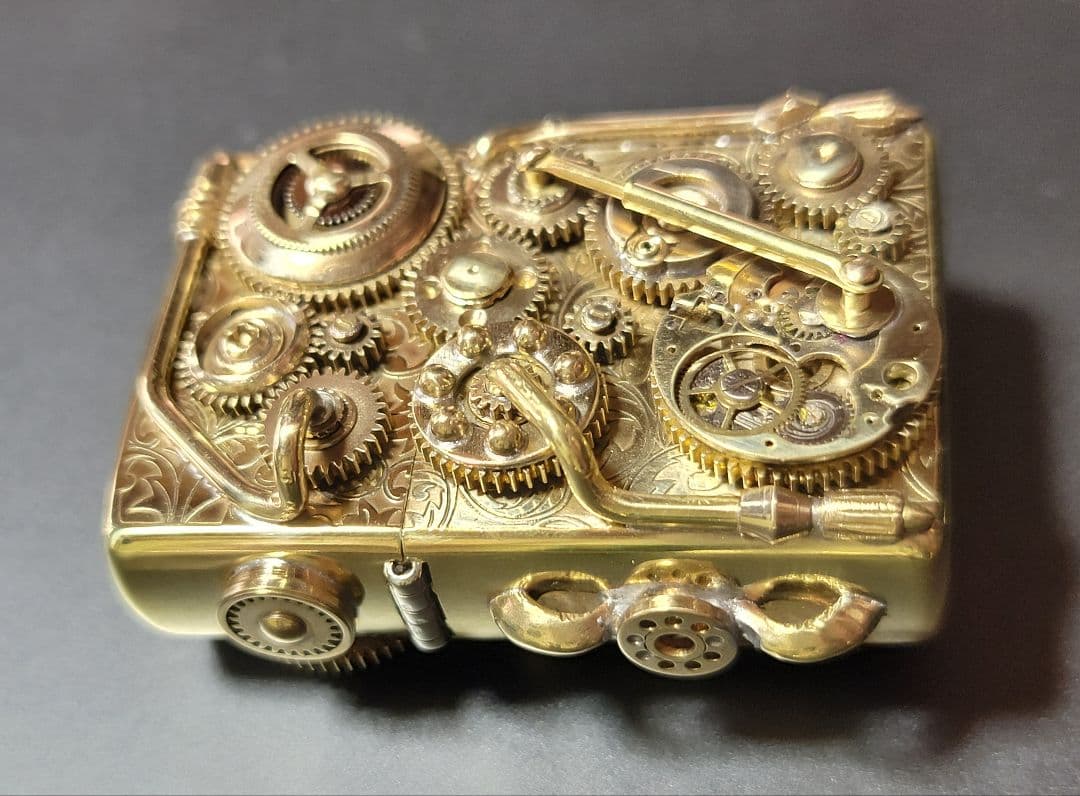 新品未使用　ジッポ　スチームパンクゴールド　唐草模様入り　zippo armor