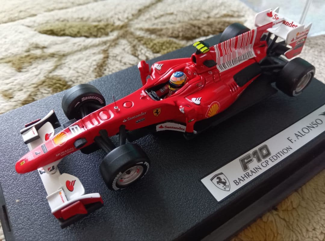 【直筆サイン】フェラーリ　F10　アロンソ　バーレーンエディション