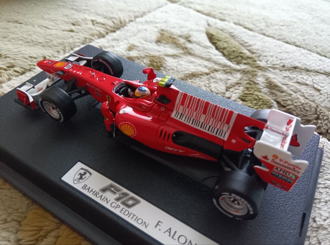 【直筆サイン】フェラーリ　F10　アロンソ　バーレーンエディション