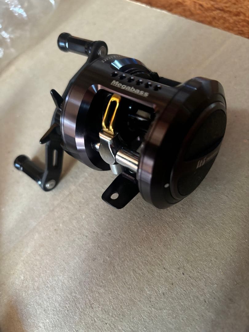 メガバス　モノブロック　レーシングコンディション　右　新品未使用