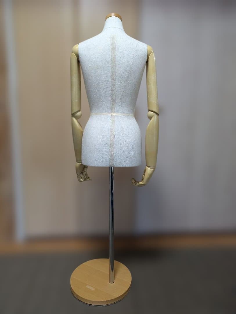 シンプルな布製マネキン