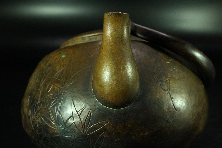 煎茶 銅 刻 梅紋 五郎三郎 在銘 銅瓶 時代物(K-LC756)