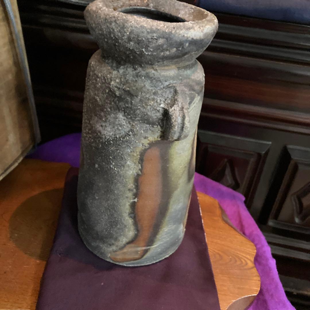 備前焼県重要無形文化財保持者松井輿之作窯変花入初売りです❣️