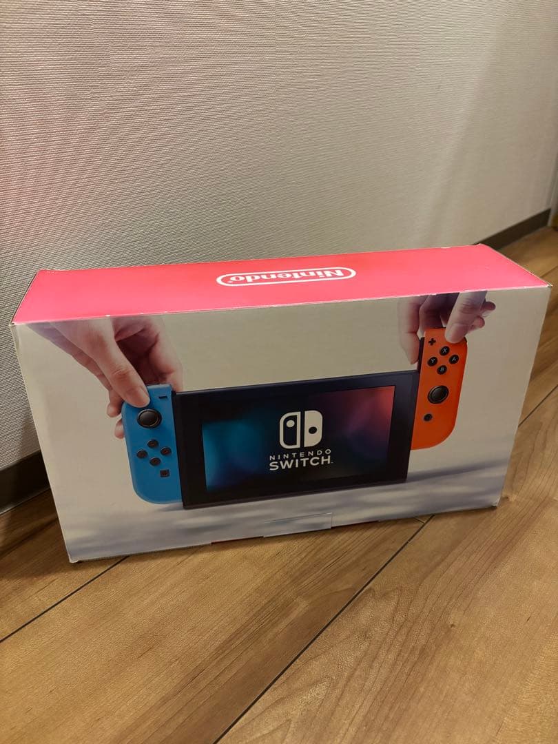 Nintendo Switch本体　コントローラー無しSDカード付き