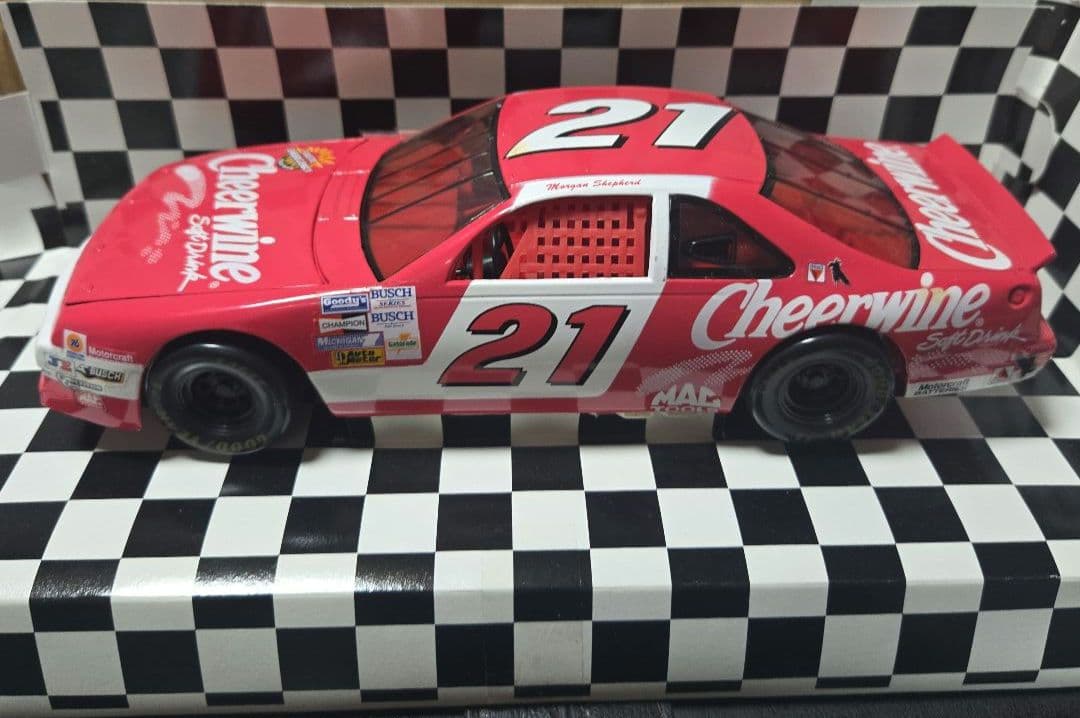 アメリカンマッスル NASCA RERTL 1/18スケール