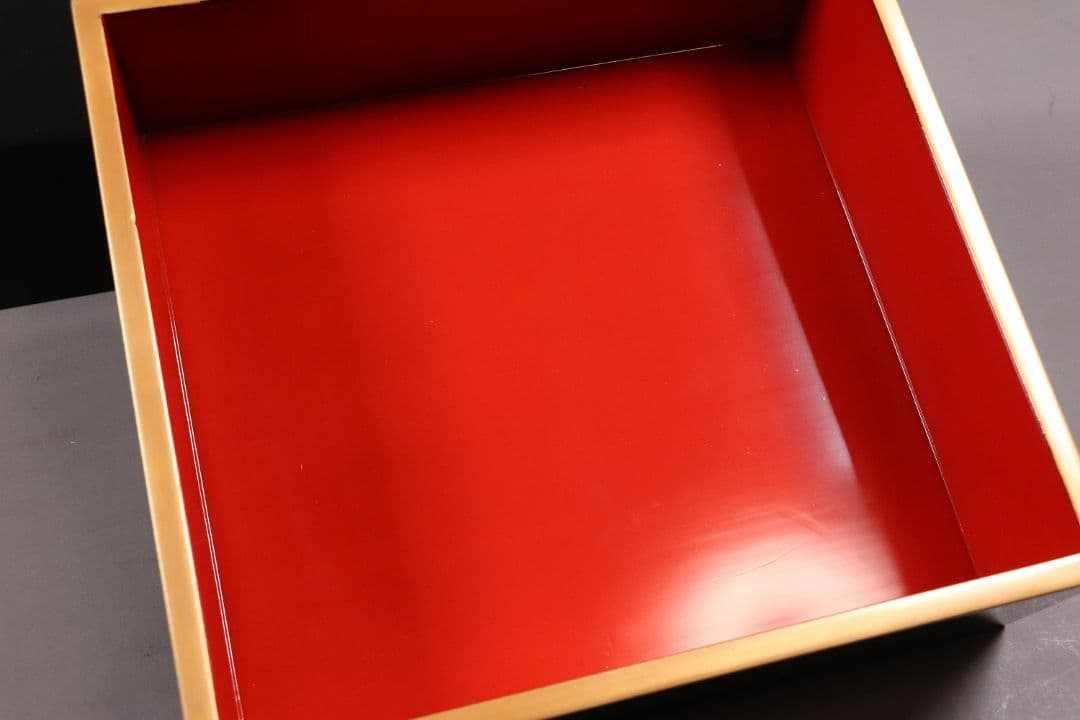 輪島塗 桐家紋 黒塗内朱塗 五段重 堅地布着 重箱 金蒔絵 木製 【MA357】