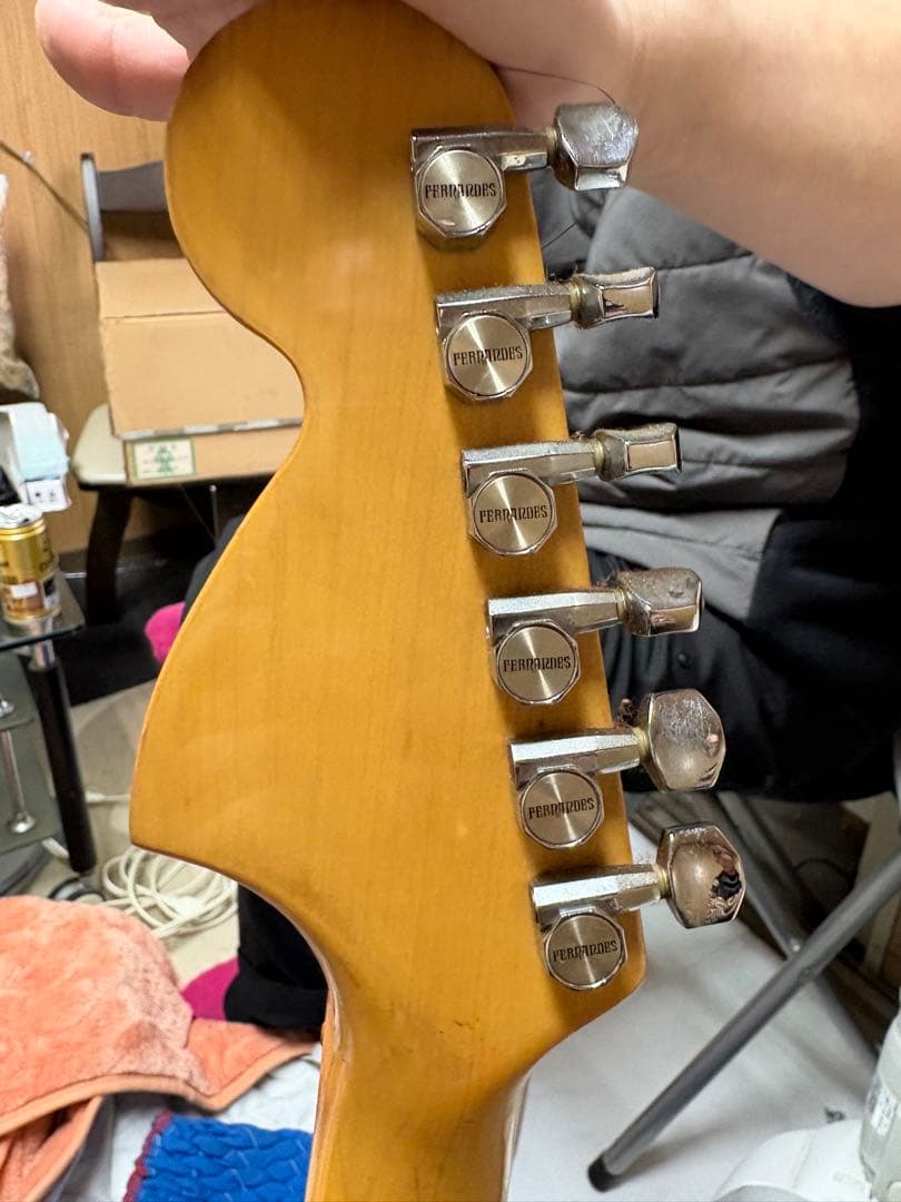 ストラトキャスター サンバースト 3ピックアップmogadakare