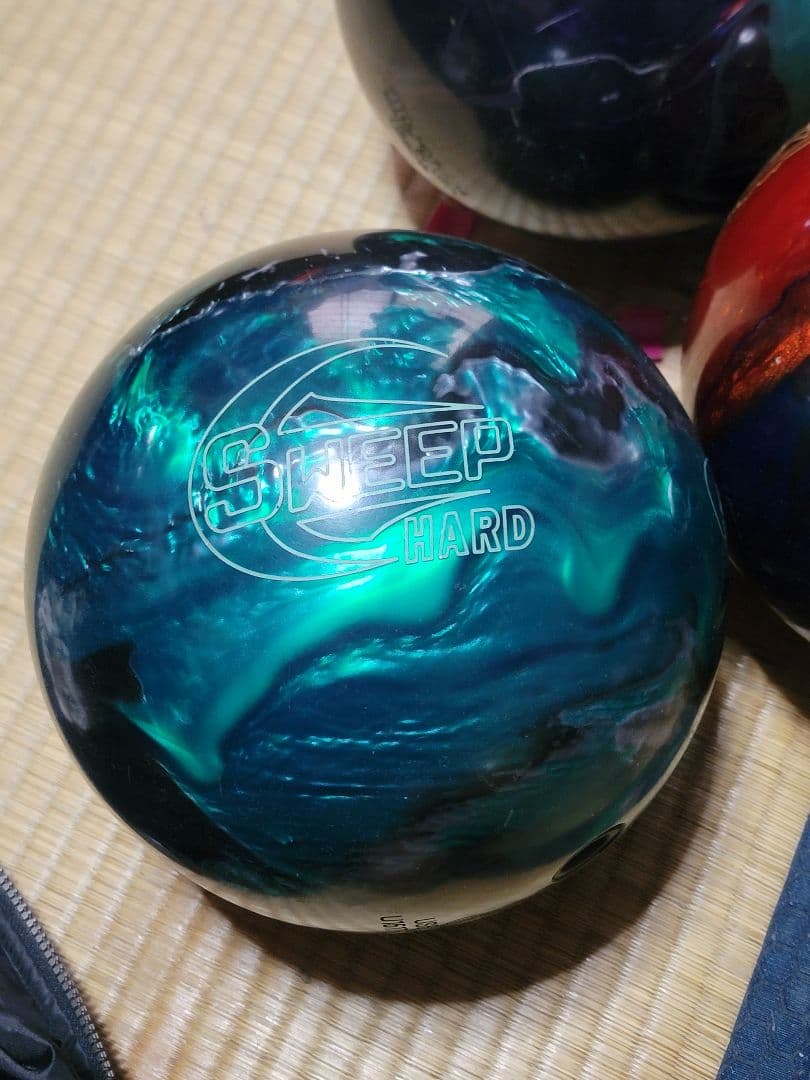 各メーカー ボウリングボール バラ売り、セット可能。