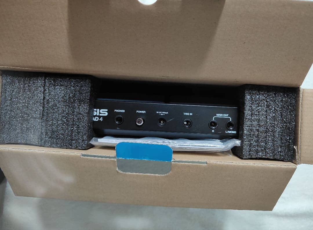 (きょう)《美品》ALESIS SAMPLEPAD 4　箱ほか付属品有り