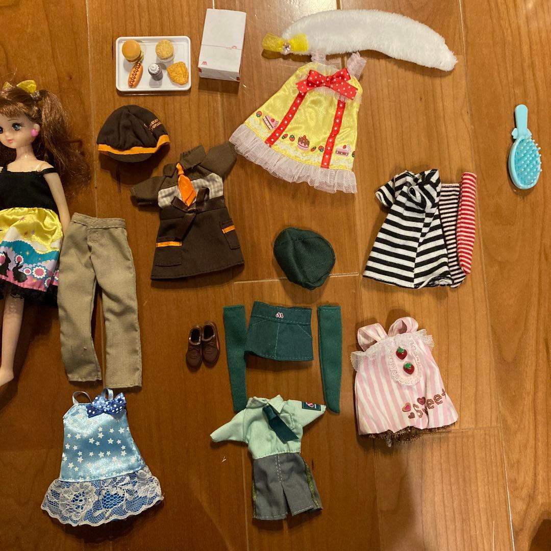 りかちゃん人形と洋服セット
