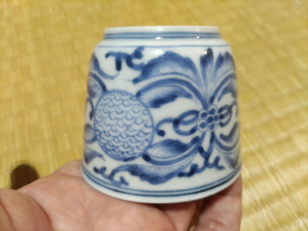 古伊万里　上手の　染付　猪口　酒器に好適サイズ