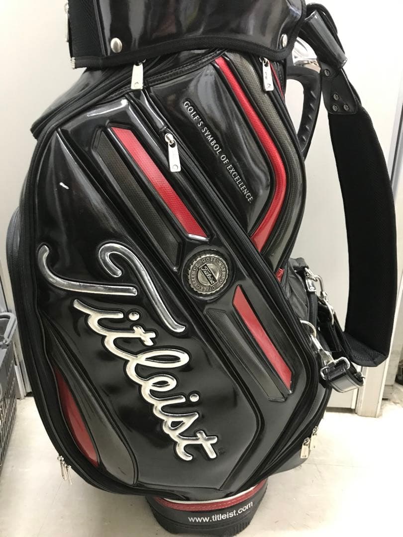 タイトリスト　TITLEIST　3点式キャディバッグ　光沢ブラック　エナメル素材