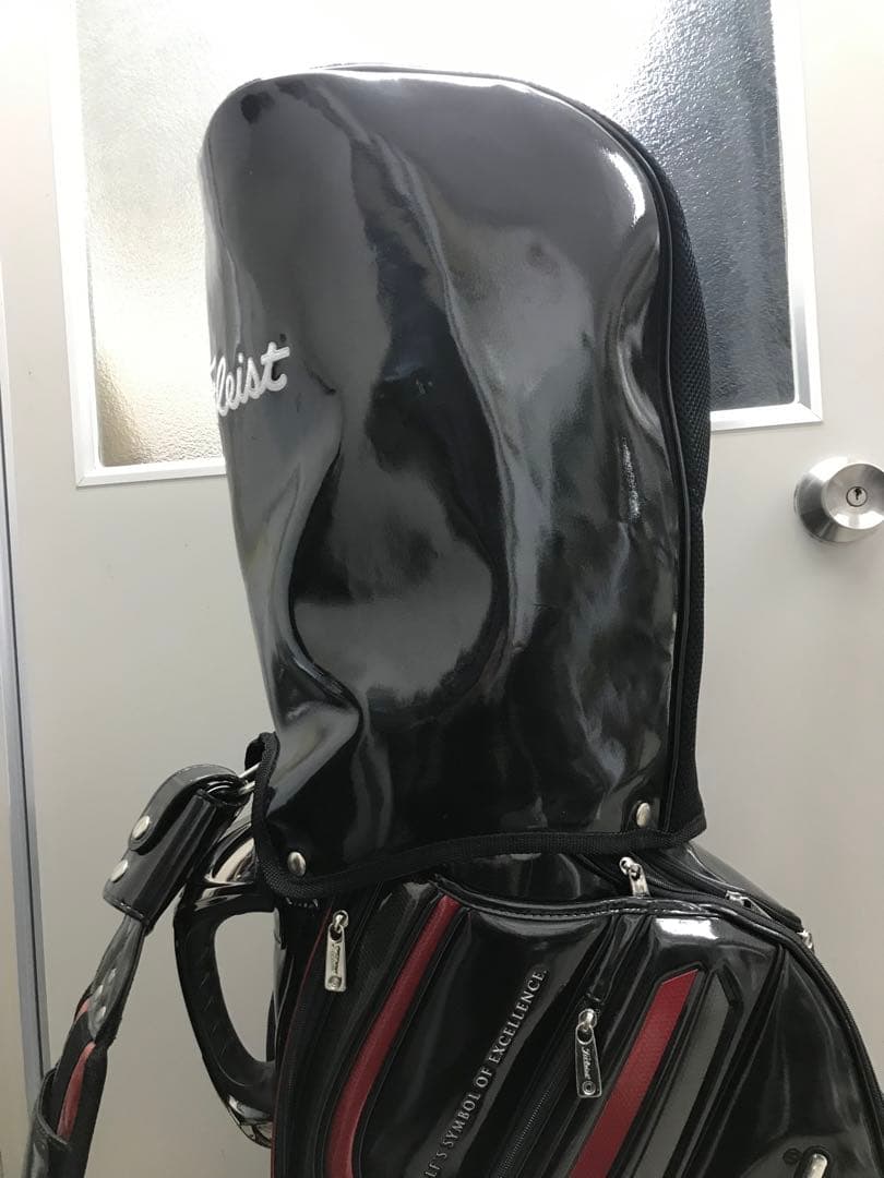 タイトリスト　TITLEIST　3点式キャディバッグ　光沢ブラック　エナメル素材