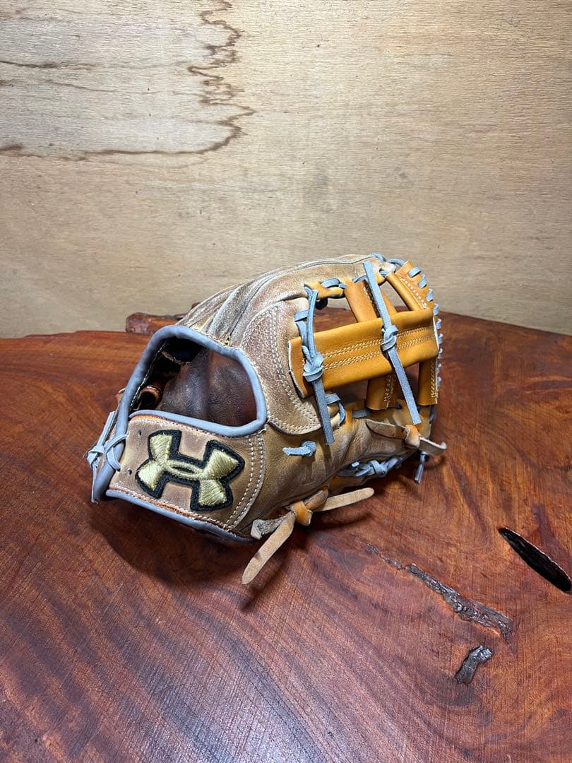 アンダーアーマー　 硬式グローブ　松田宣浩モデル QBB0020