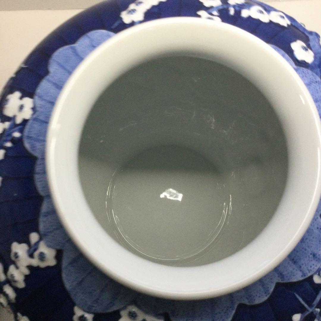 ☆値下げ！有田焼　花瓶　壺　陶器　青　白　高級感あり　昭和レトロ　緒方松右衛門？