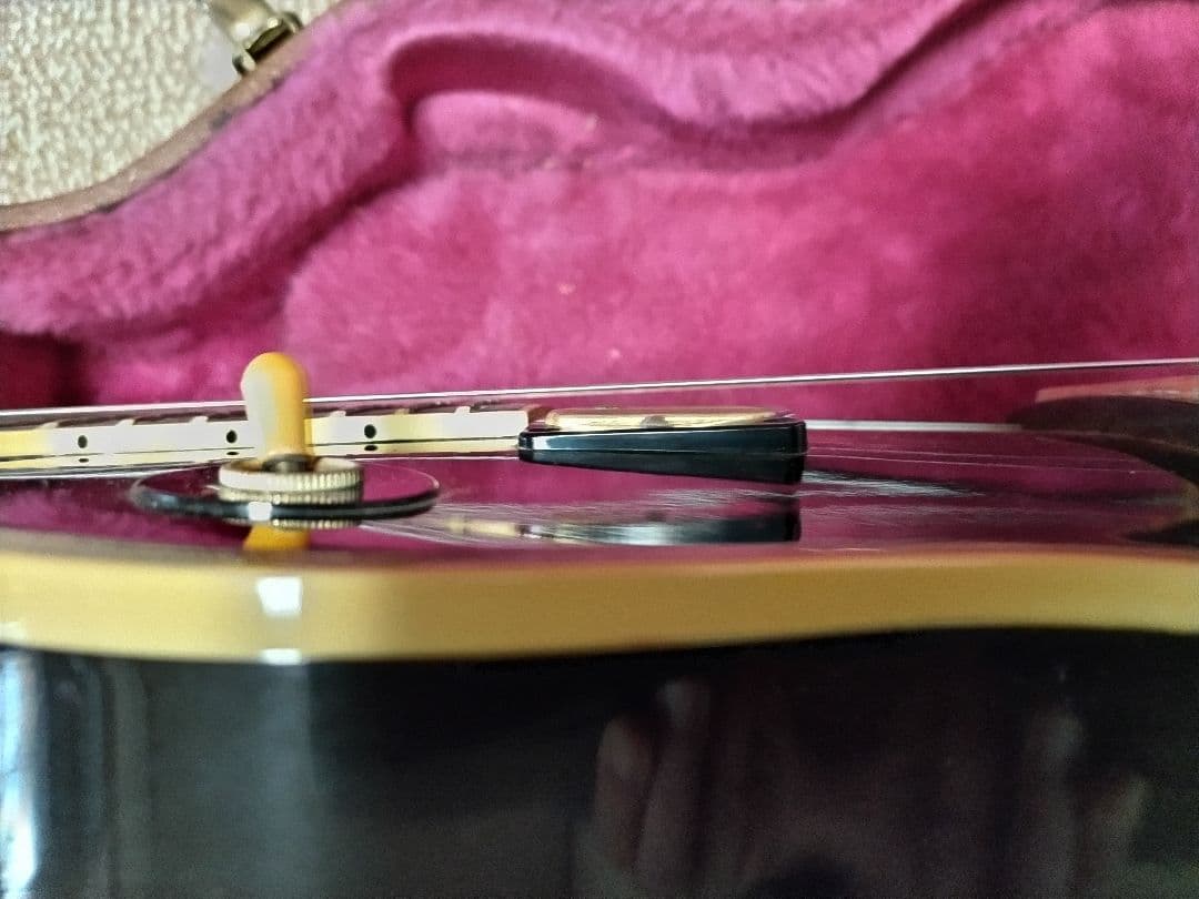 ギブソンレスポールカスタム1992年製造？ ハードケース 革製ストラップ付