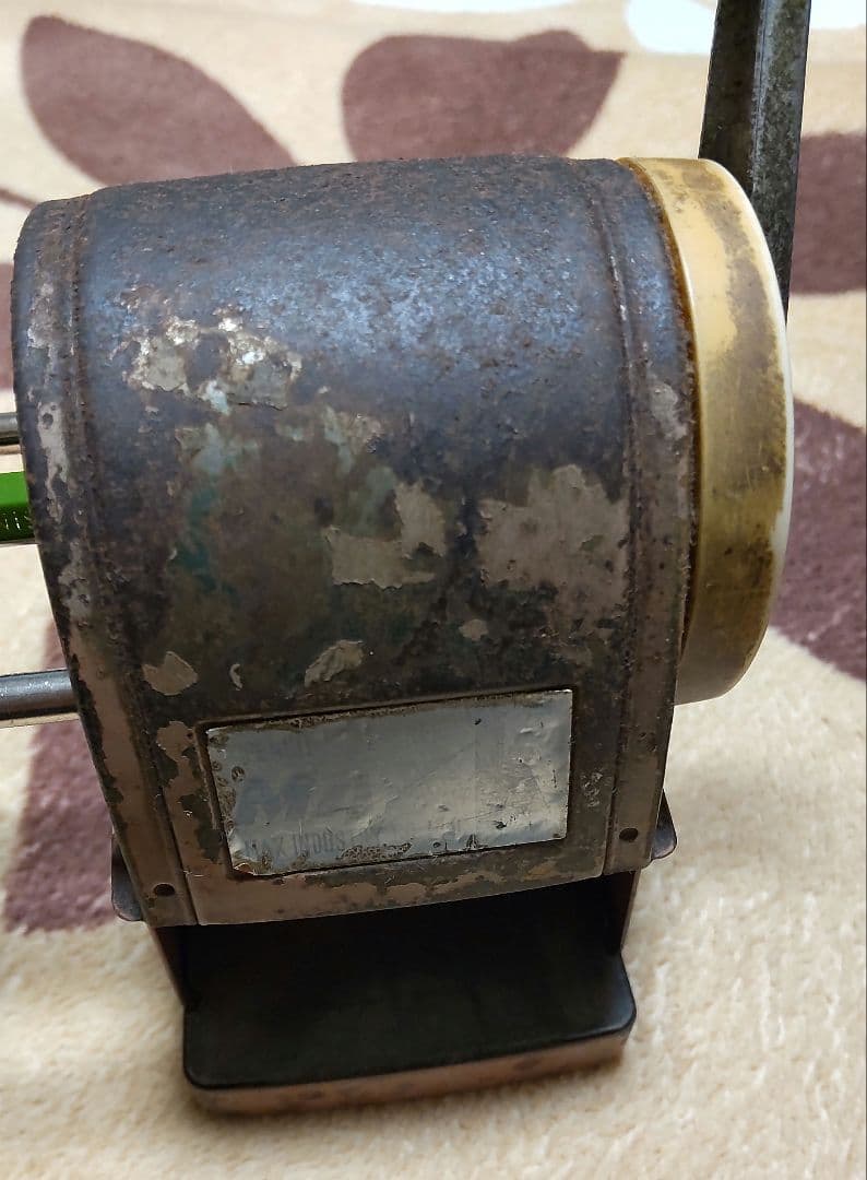 【価格相談可】昭和レトロ 手動鉛筆削り MAX　金属製