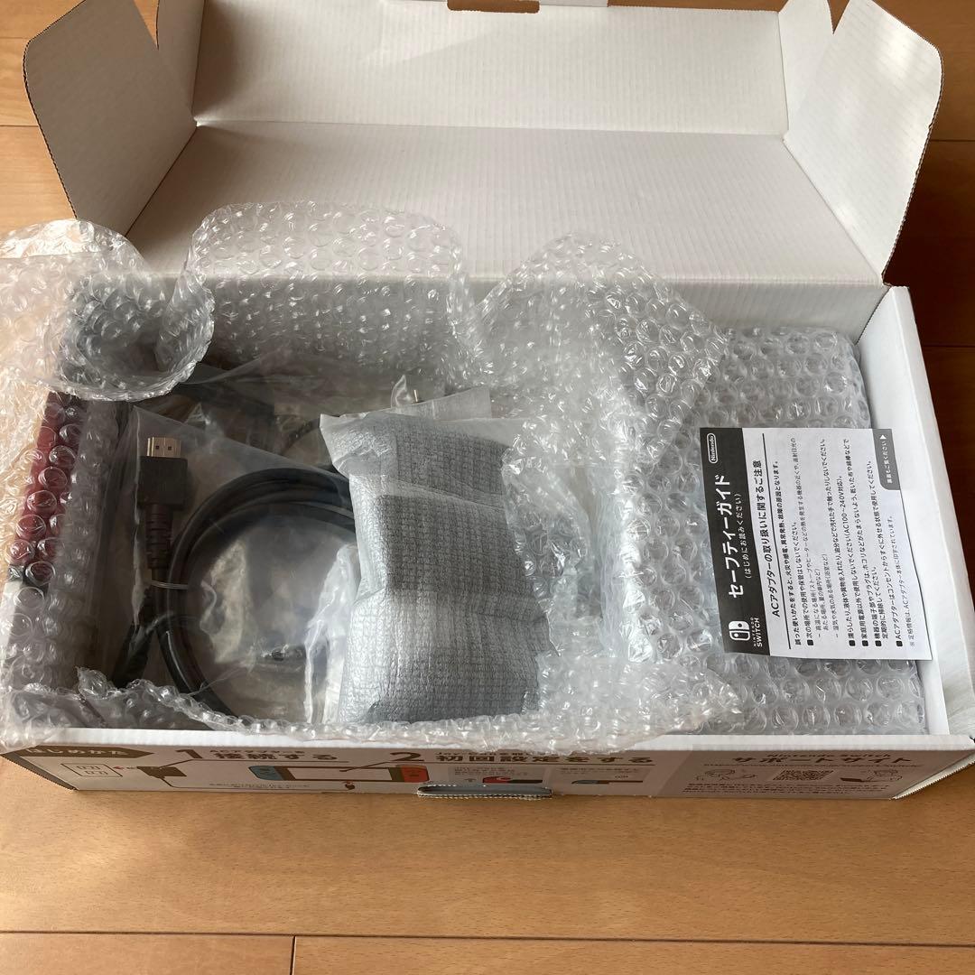 ①Nintendo Switch ネオンブルー、ネオンレッド