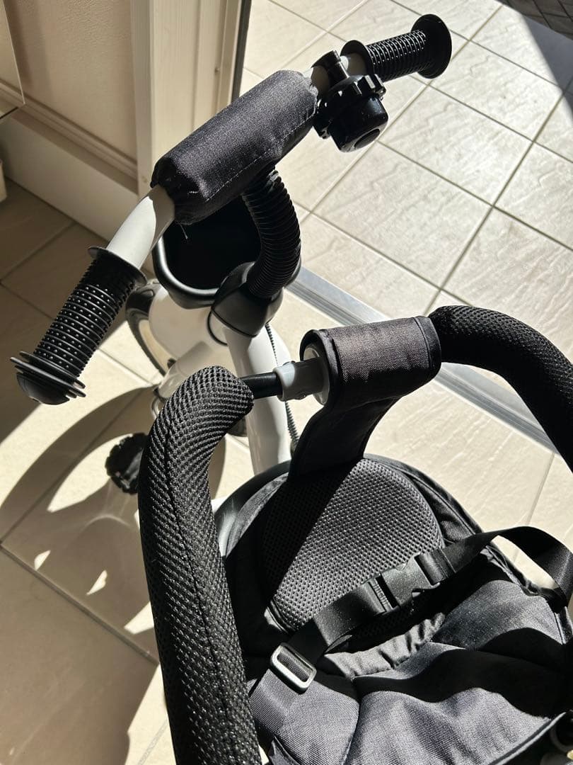 【美品！】4way 折りたたみ三輪車(白×ダークグレー)