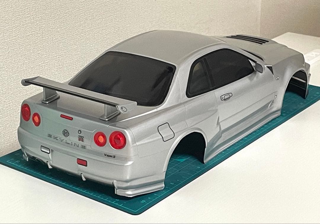 タミヤラジコンボディ　R34 GTR