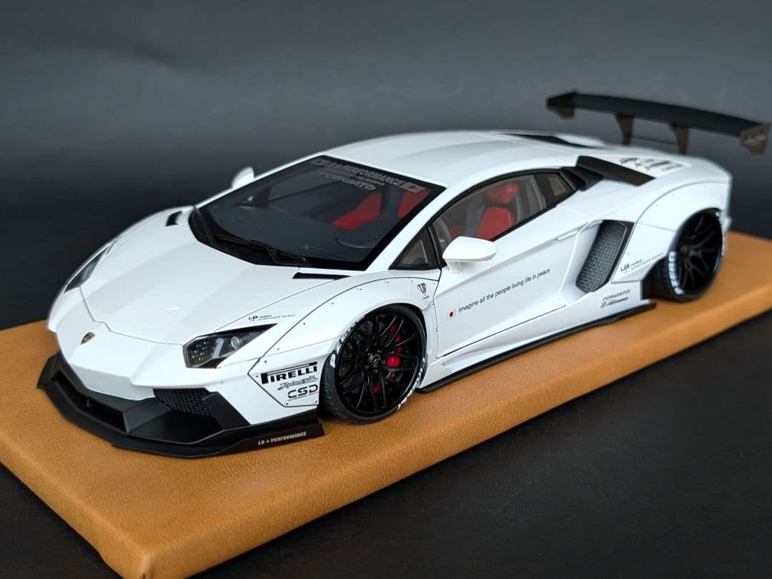 【てつ】オートアート 1/18 アヴェンタドール LBWKリバティウォーク