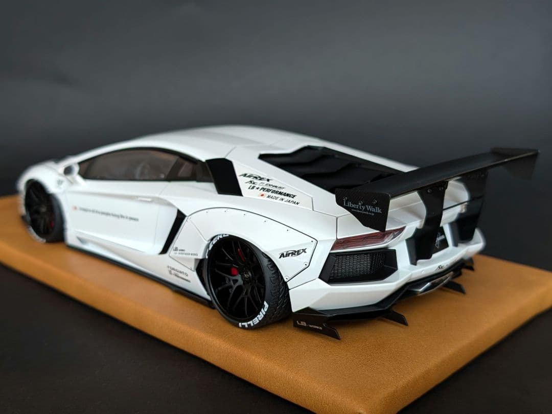 【てつ】オートアート 1/18 アヴェンタドール LBWKリバティウォーク