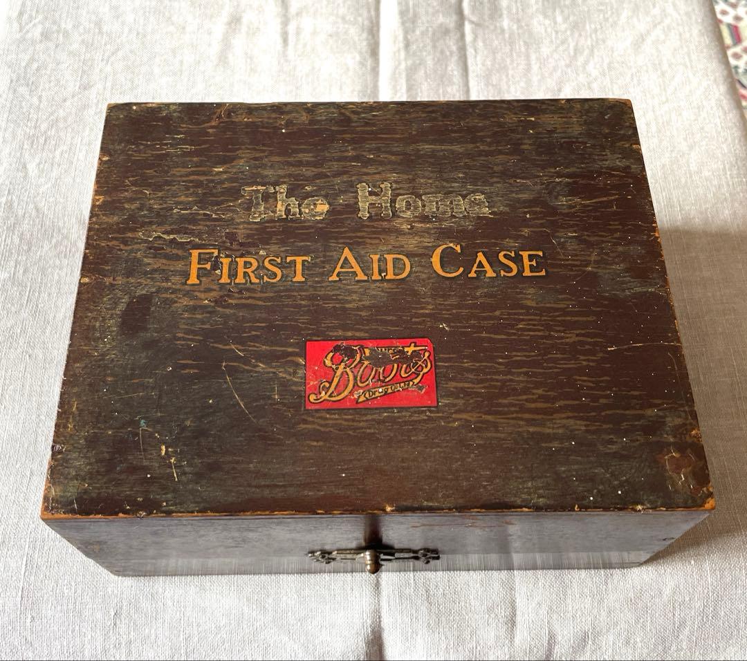 イギリスアンティーク　ファーストエイドケース　Boots 救急箱　ボックス