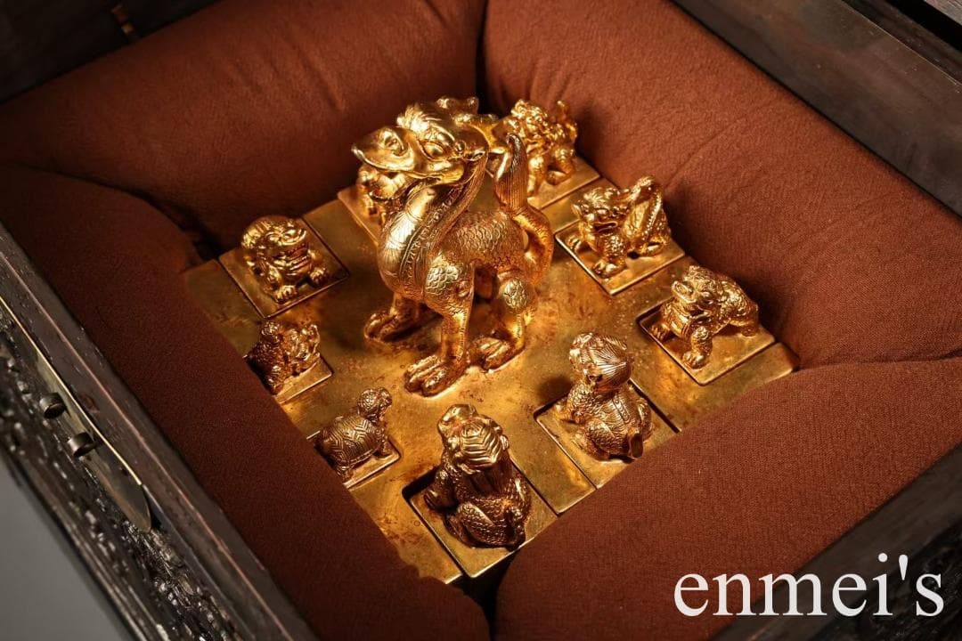 中国古美術・旧蔵鎏金の龍印鑑玉璽・瑞獣・純銅制・高浮彫・置物・文房・風水・箱付き