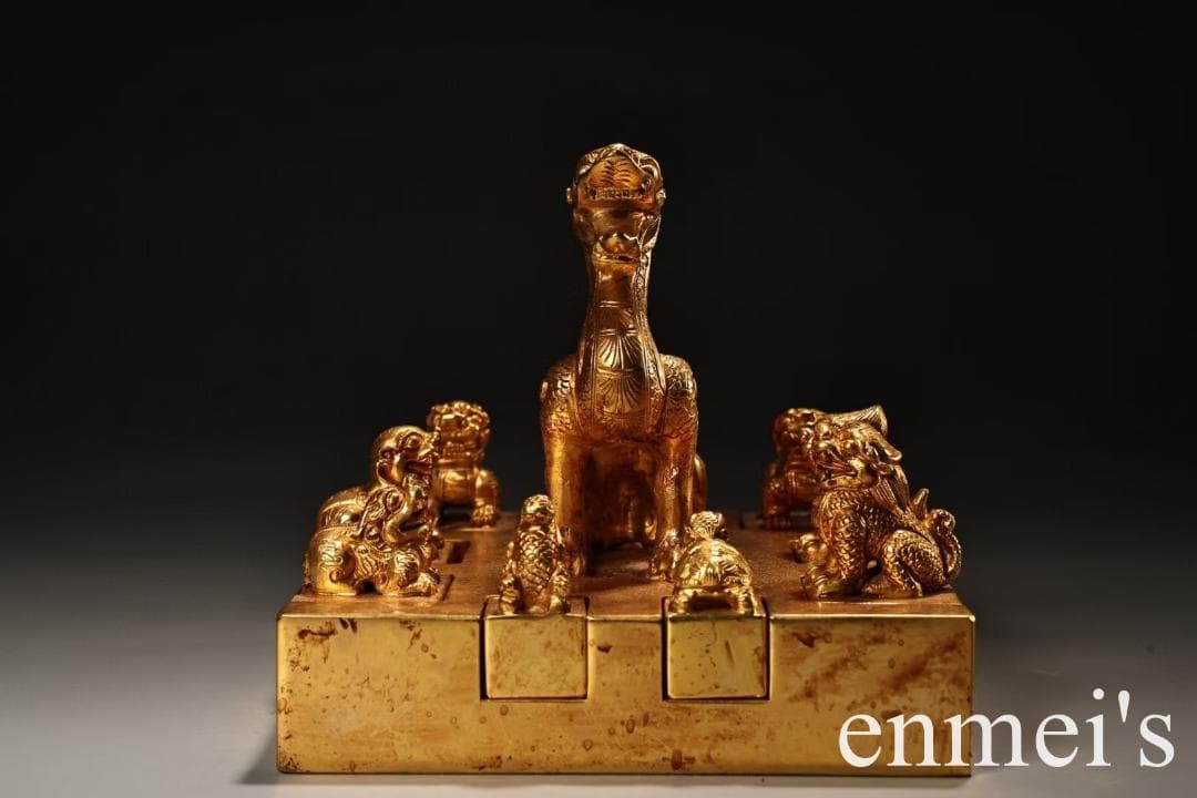 中国古美術・旧蔵鎏金の龍印鑑玉璽・瑞獣・純銅制・高浮彫・置物・文房・風水・箱付き