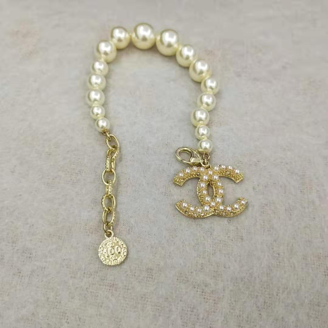 Louis Vuittonルイ・ヴィトン ダミエ　グラフィット エテュイモントル