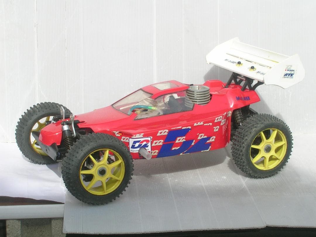 初心者はビビるスピード＆パワー！すぐ遊べる調整済!京商1/8インファーノDX 。