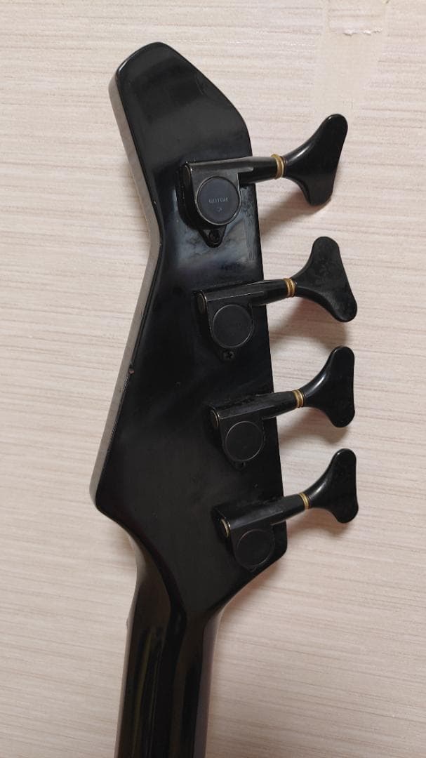 ベース Fernandes Bass